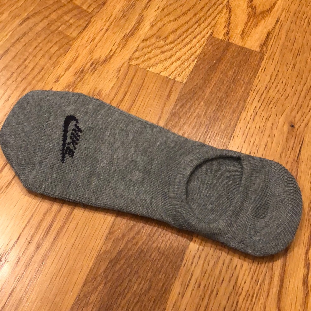 NWOT Nike No show socks